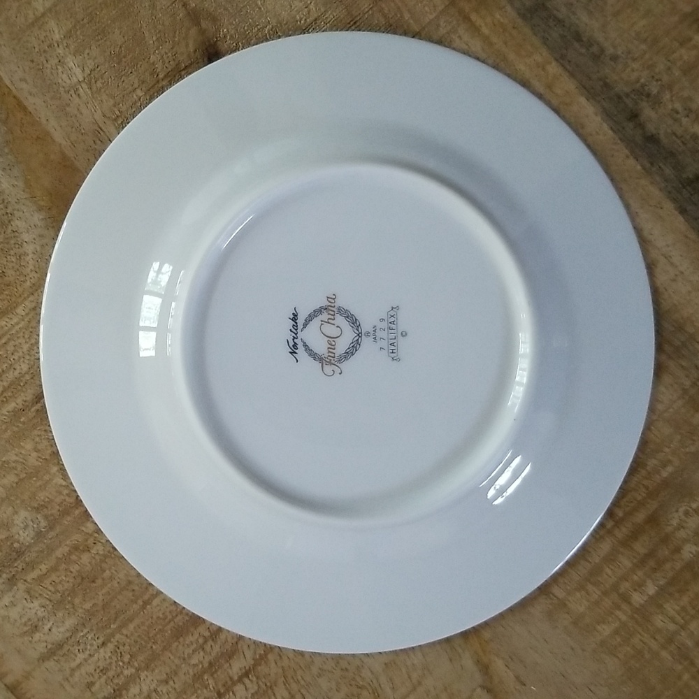 Noritake Halifax Dessert/Appetizer Plates - Set of 4 - Picture 5 of 9